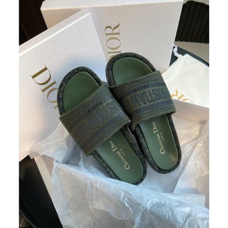 Dior Platform high-density embroidered slippers