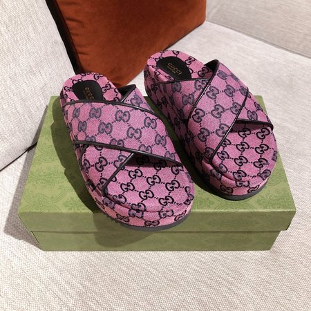 Gucci Slippers colorful GG fabric