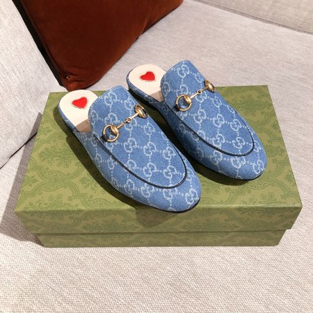 Gucci Embroidered fashion slippers