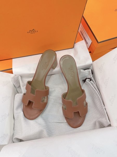 Hermes Oasis mid-heeled sandals