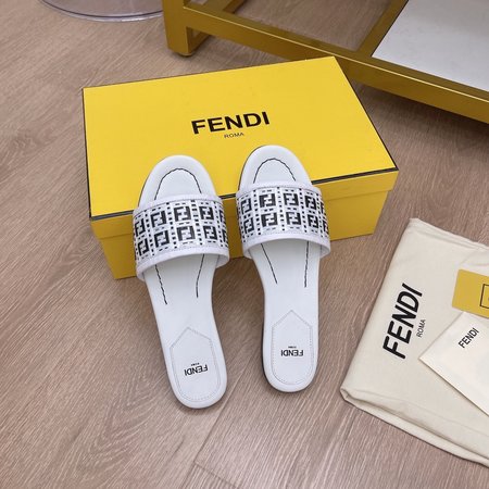 Fendi Flat slippers calfskin