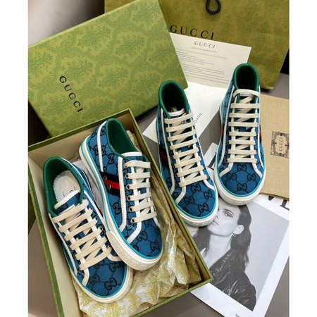 Gucci Arrival tennis 1977 Classic series canvas shoes... This year s most popular multicolor series original development. Each color fabric is customi