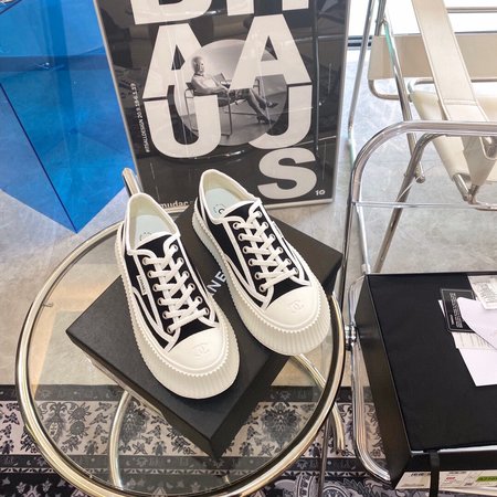 Chanel Platform casual sneakers