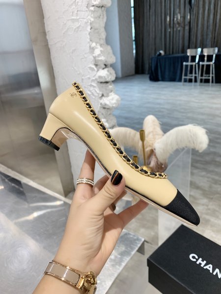 Chanel Pointed chain women s shoes soft sheepskin inner silk sheepskin