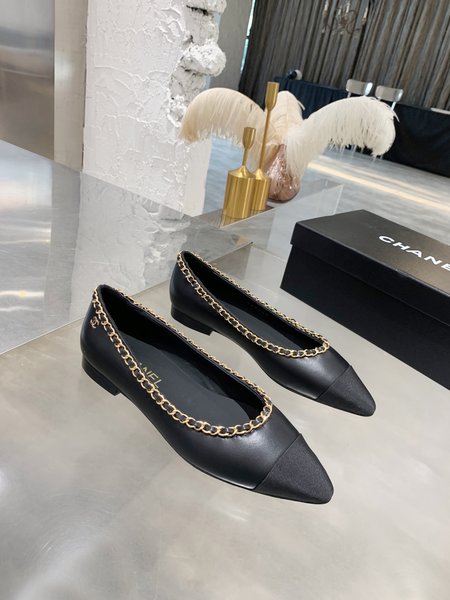 Chanel Pointed chain women s shoes soft sheepskin inner silk sheepskin