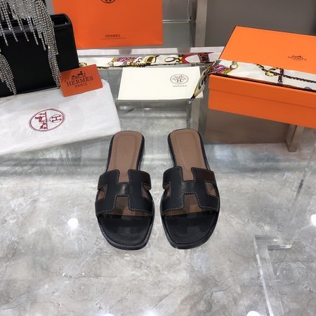 Hermes Classic H slippers