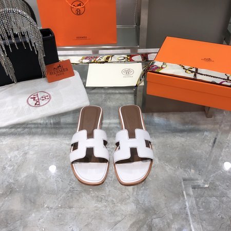 Hermes Classic H slippers