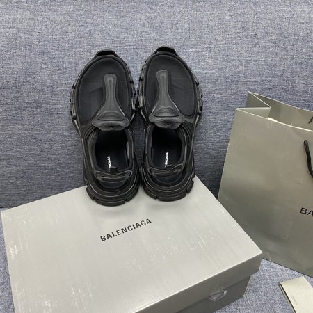 Balenciaga New sandals in black and white