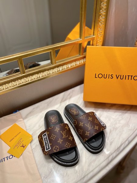 Louis Vuitton Platform slippers Monogram