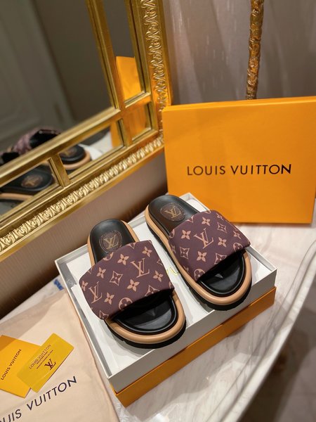 Louis Vuitton Platform slippers Monogram