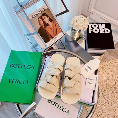 Bottega Veneta slippers sandals