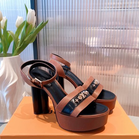 Louis Vuitton Cowhide chunky heel sandals