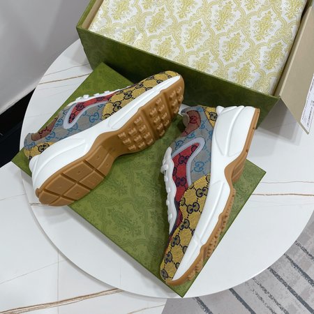 Gucci Top version GG sneakers