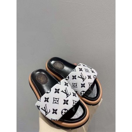 Louis Vuitton The latest slippers Monogram