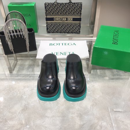 Bottega Veneta Italian leather boots