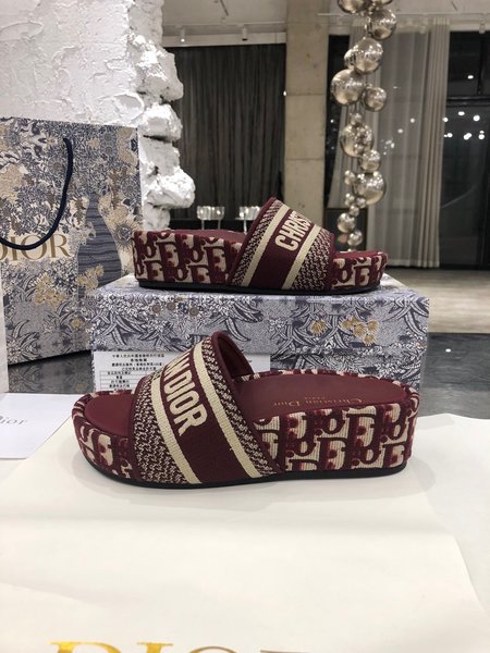 Dior Letter embroidered platform slippers