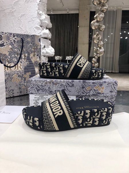 Dior Letter embroidered platform slippers