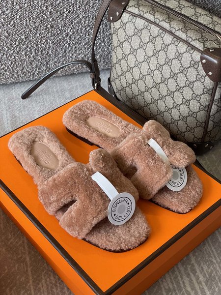 Hermes Classic H slippers lamb wool