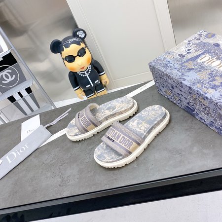 Dior LOGO latest slippers