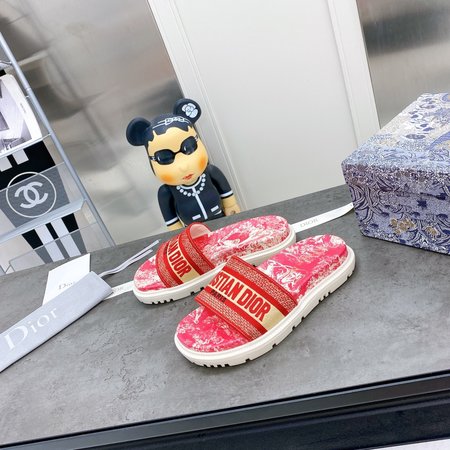 Dior LOGO latest slippers