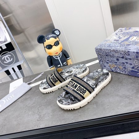 Dior LOGO latest slippers