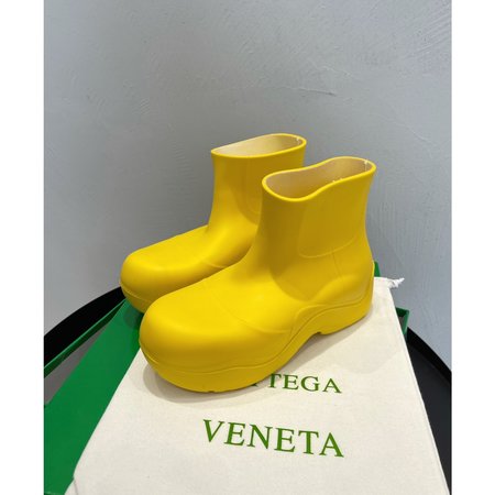 Bottega Veneta Latex boots