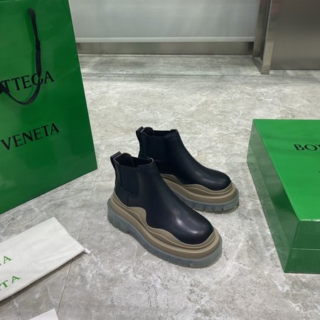 Bottega Veneta Color outsole leather boots