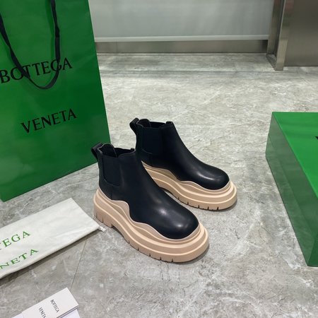 Bottega Veneta Color outsole leather boots