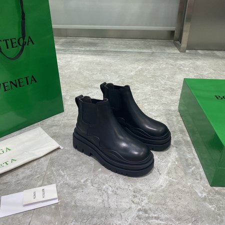 Bottega Veneta Perfectly engraved cowhide boots