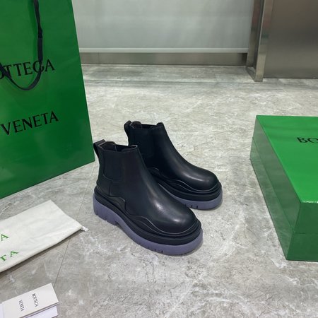 Bottega Veneta Perfectly engraved cowhide boots