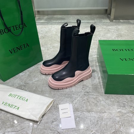 Bottega Veneta Color outsole leather boots