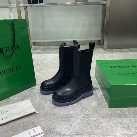 Bottega Veneta Perfectly engraved cowhide boots