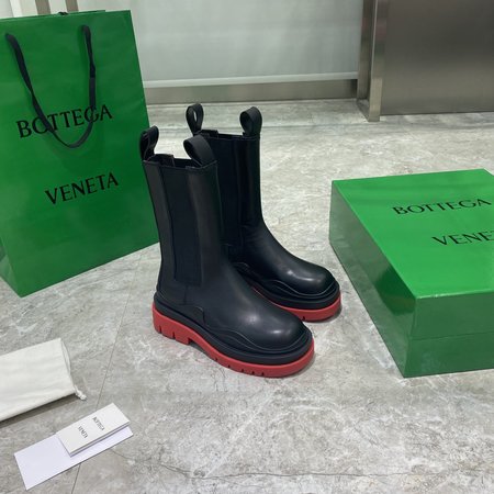 Bottega Veneta Perfectly engraved cowhide boots