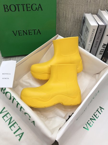 Bottega Veneta Environmental protection soft rubber boots