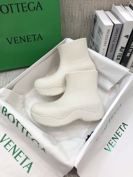 Bottega Veneta Environmental protection soft rubber boots