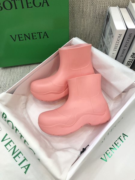 Bottega Veneta Environmental protection soft rubber boots