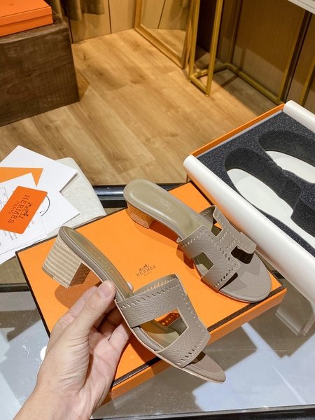 Hermes classic slippers