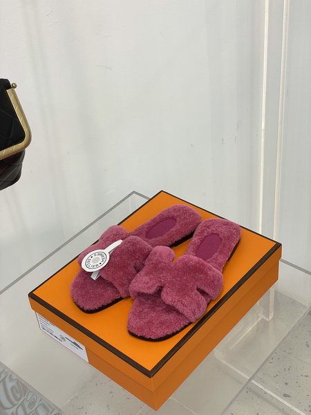 Hermes Classic H slippers lamb wool