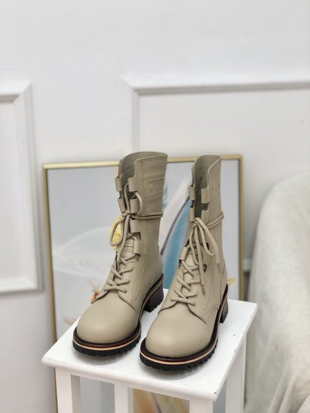 Dior Martin boots DIOR-ID decorated with exquisite details of the boots