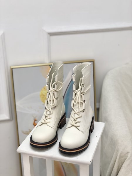 Dior Martin boots DIOR-ID decorated with exquisite details of the boots