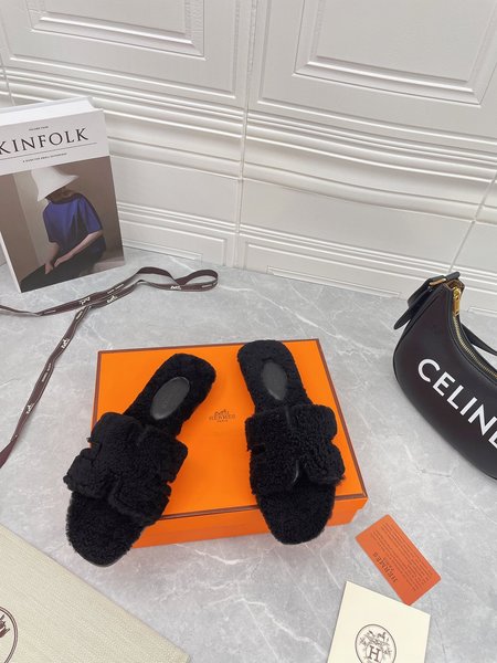 Hermes Fur slippers