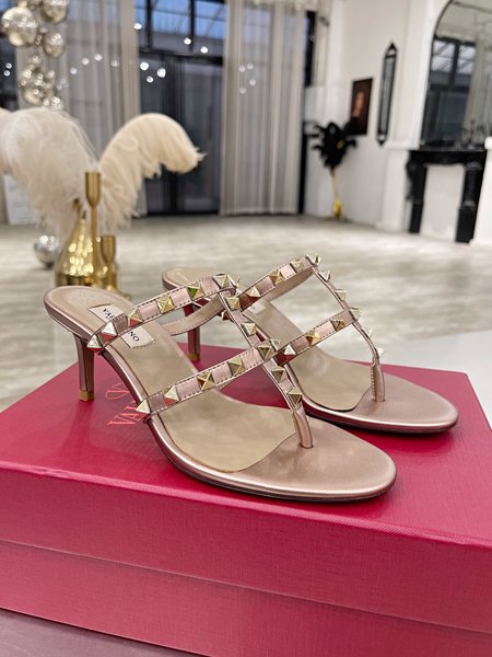 Valentino Hollow design with classic rivet high-heeled sandals