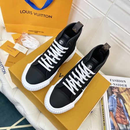 Louis Vuitton LV Squad High Top canvas sneakers LV Circle