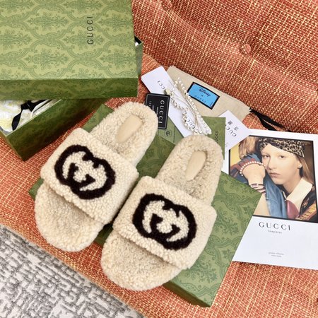 Gucci Platform Furry Slippers with GG Wool LOGO Pattern