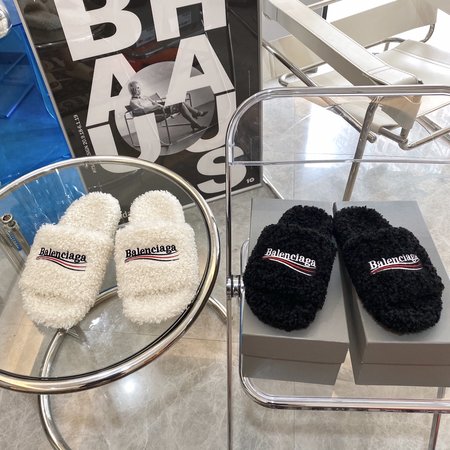 Balenciaga Flat-bottomed wool slippers, lamb wool