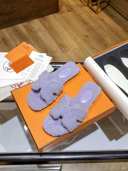 Hermes Teddy bear Oran fur slippers