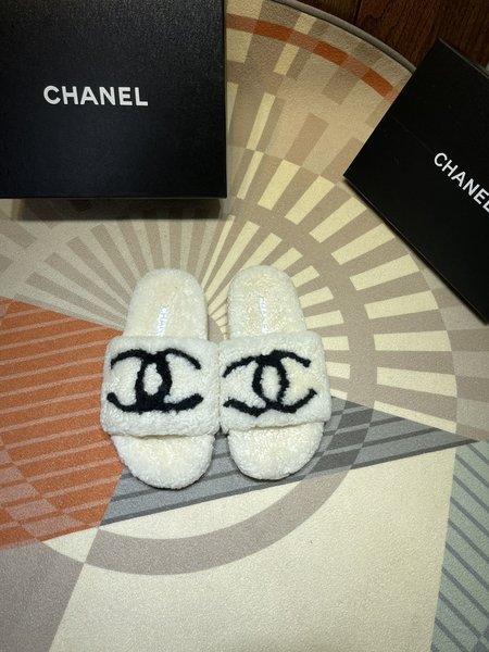 Chanel Wool slippers