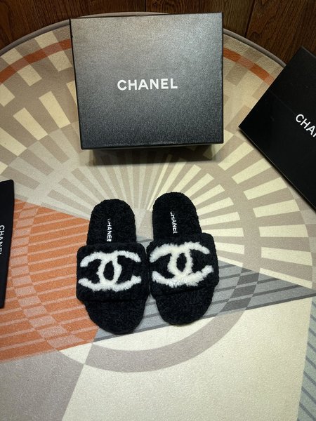 Chanel Wool slippers