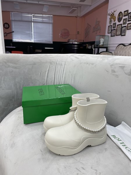 Bottega Jelly color series chain boots stamped logo