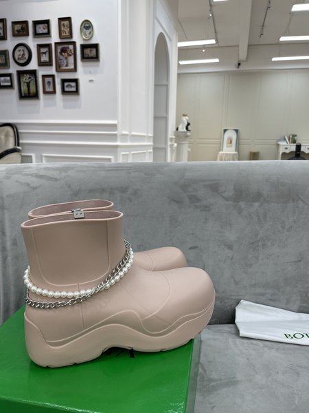 Bottega Jelly color series chain boots stamped logo